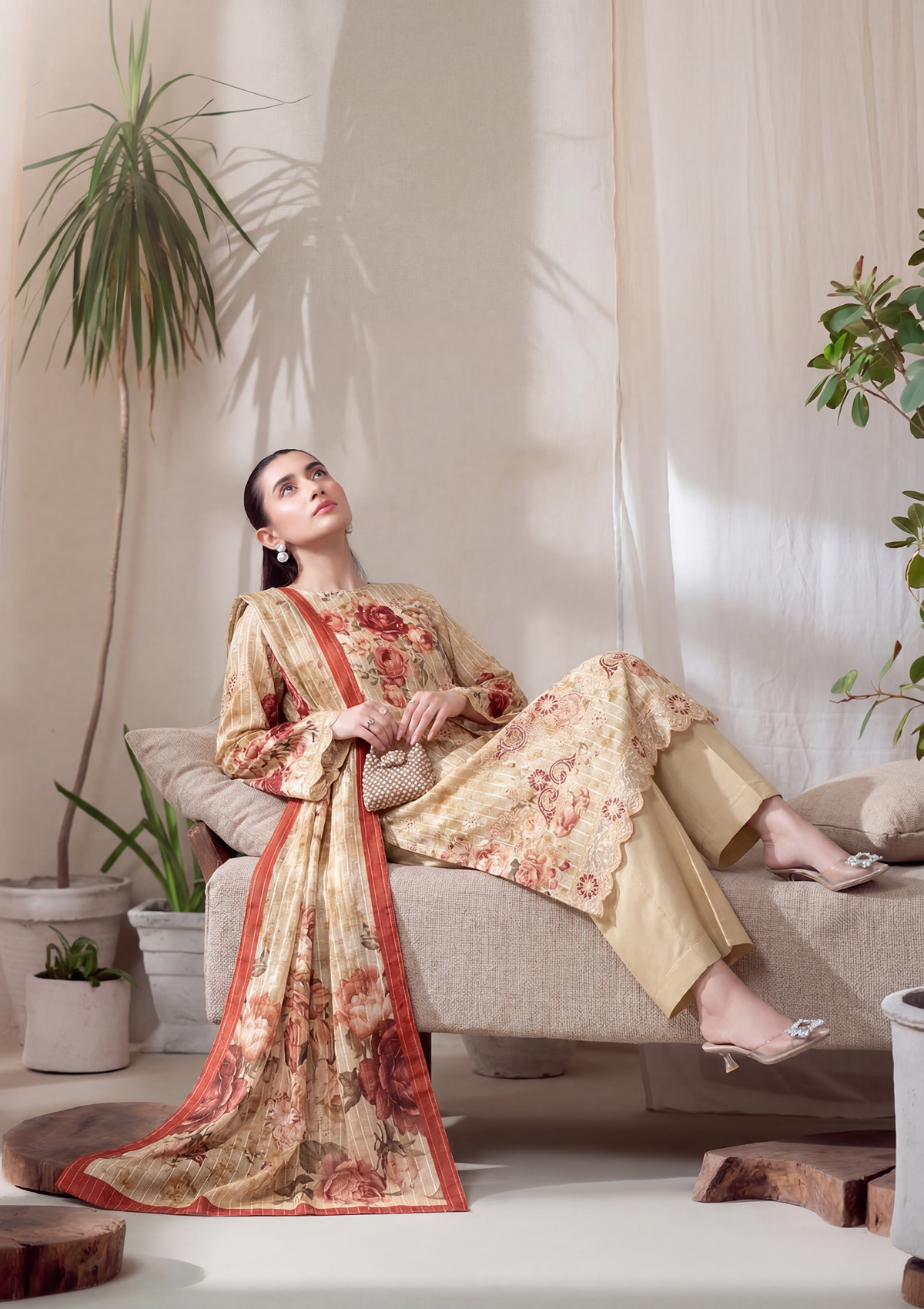 3 Piece - Embroidered Lawn - Fantak V303 - 05