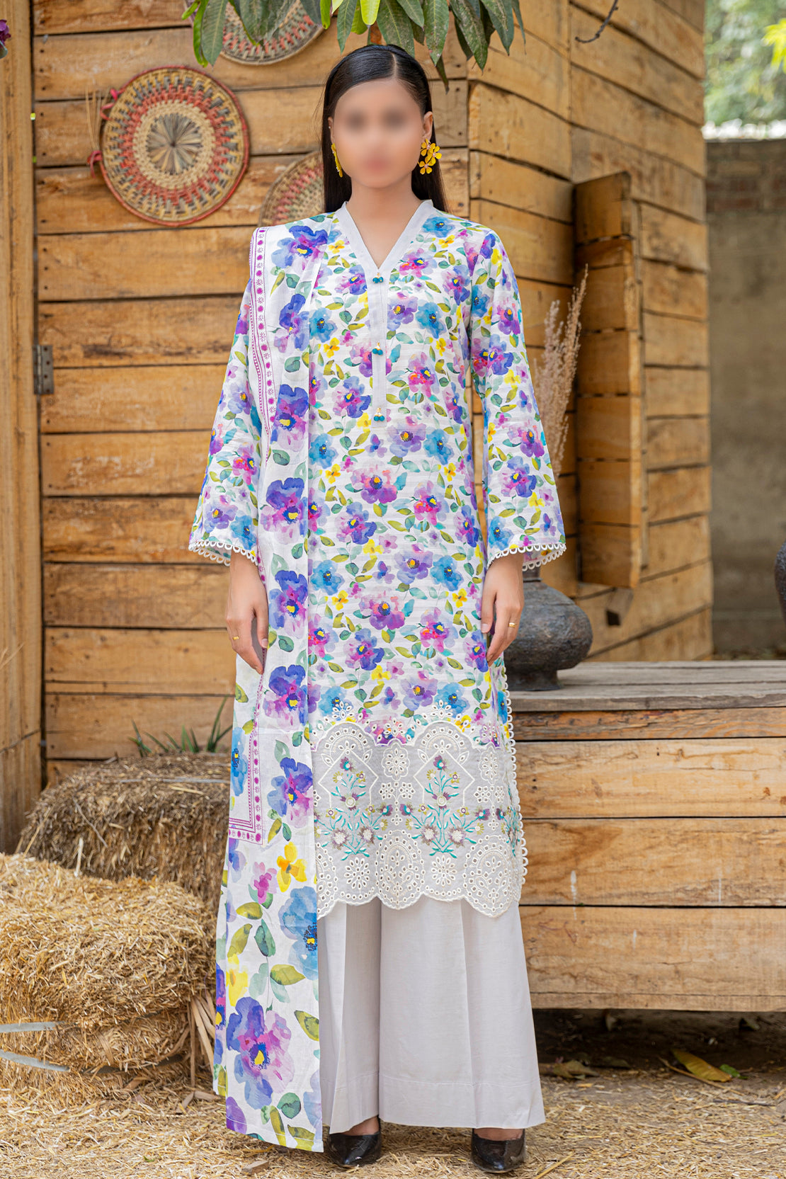 3 Piece - Embroidered Lawn - Bloom 504