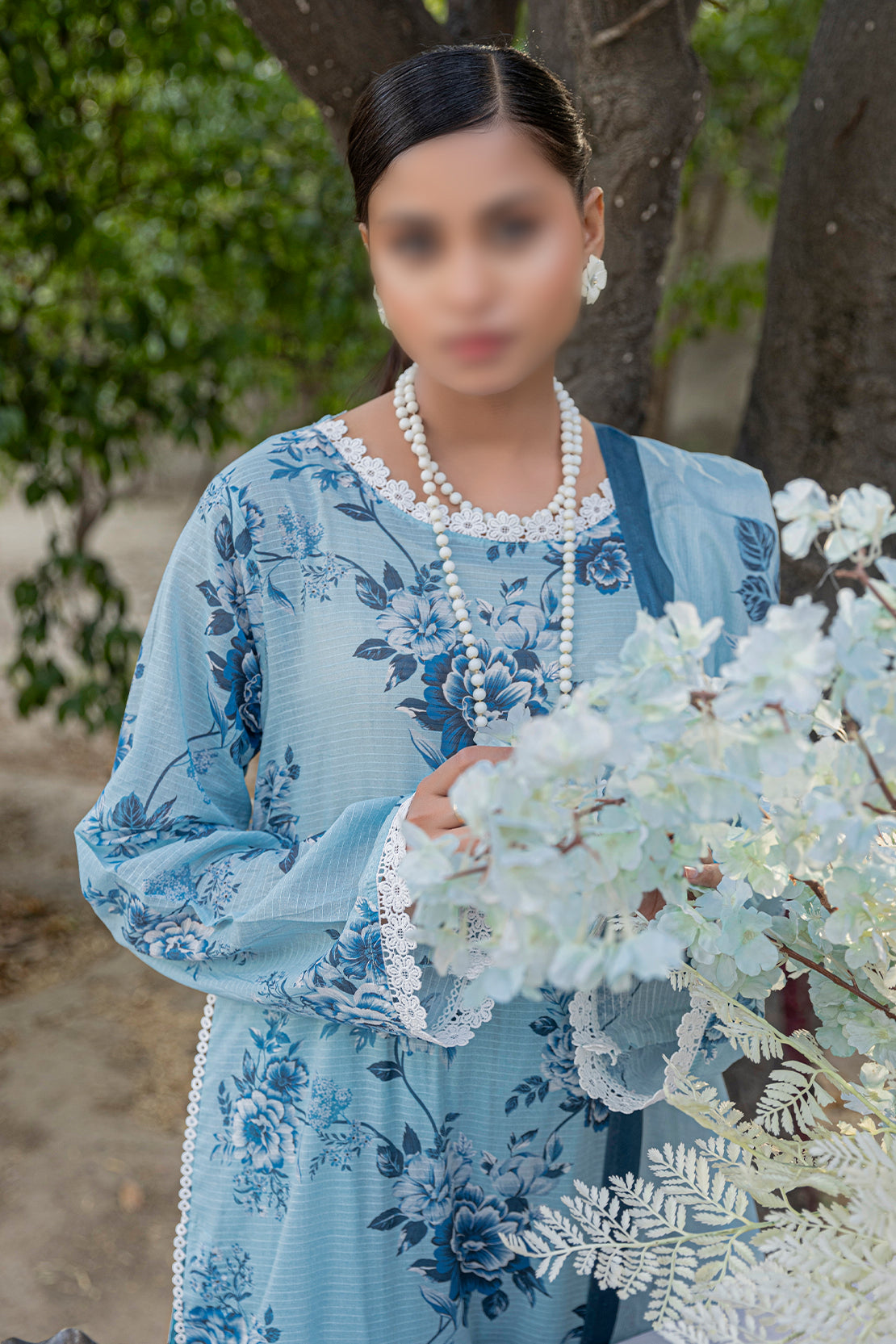 3 Piece - Embroidered Lawn - Bloom 509