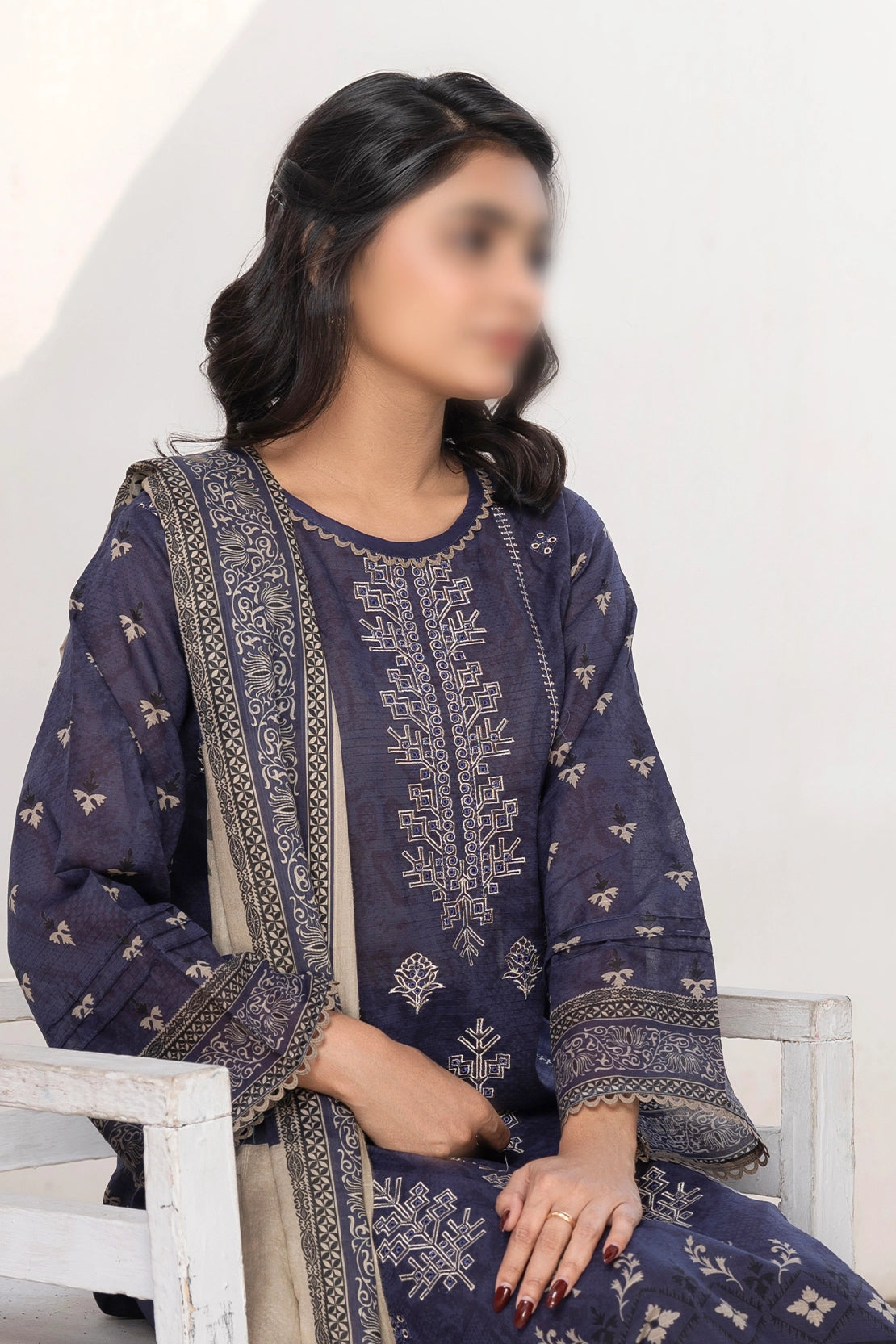 3 Piece - Embroidered Lawn - Jasmine 811