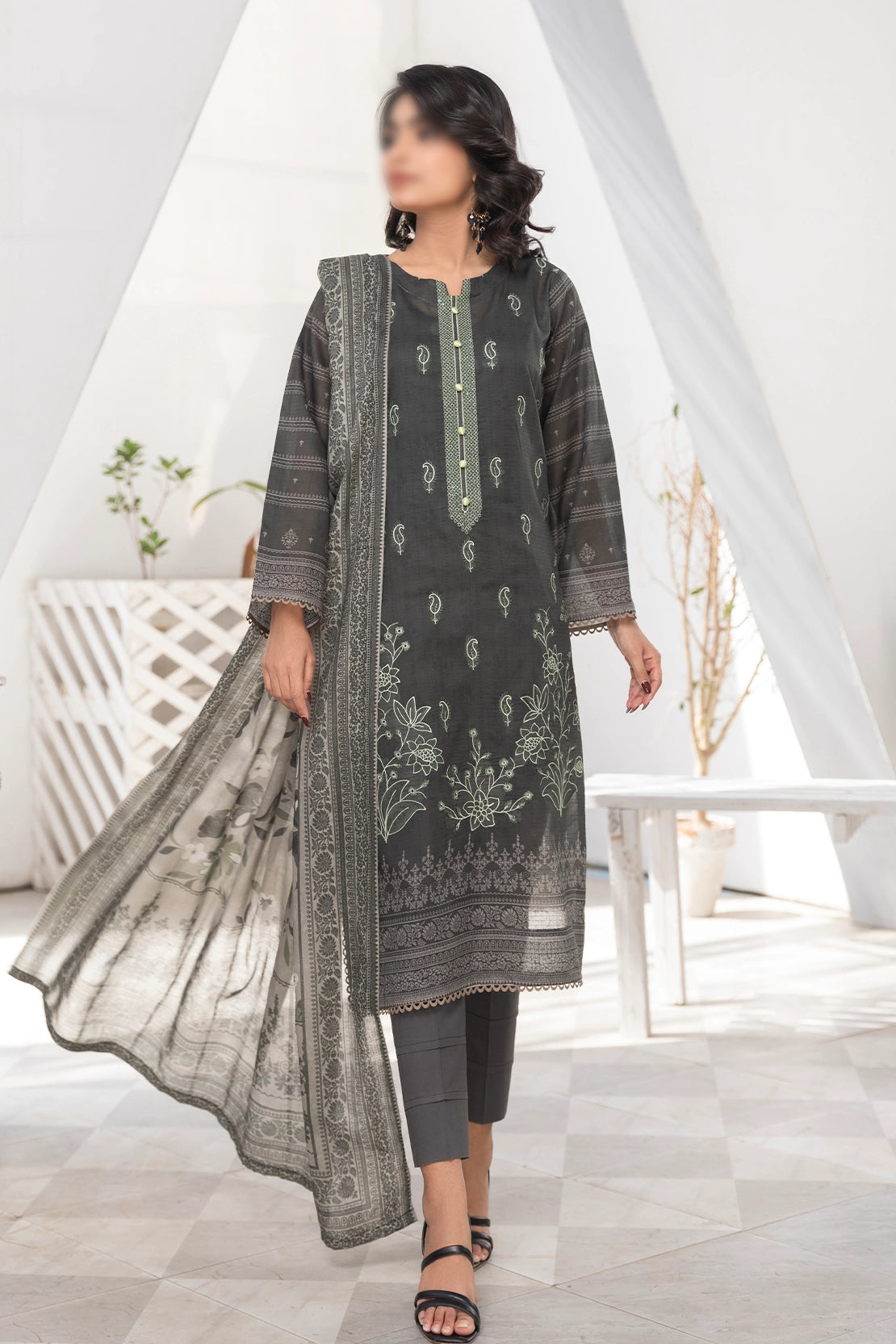 3 Piece - Embroidered Lawn - Jasmine 802