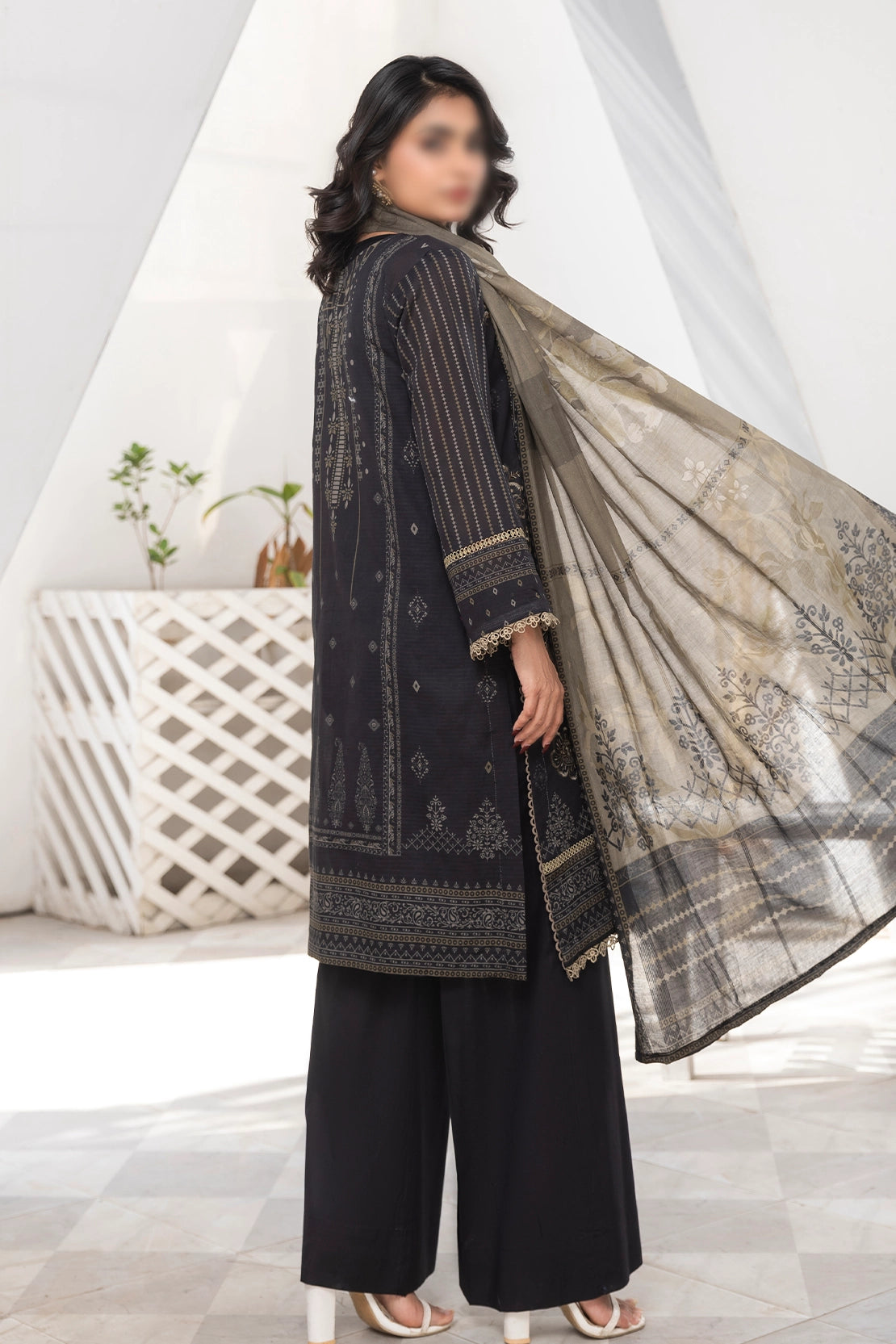 3 Piece - Embroidered Lawn - Jasmine 803