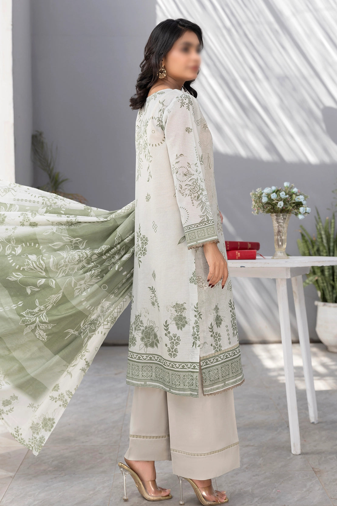 3 Piece - Embroidered Lawn - Jasmine 805