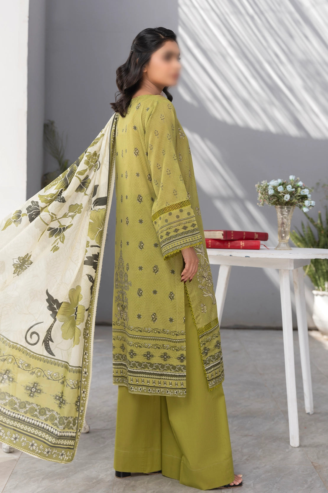 3 Piece - Embroidered Lawn - Jasmine 807