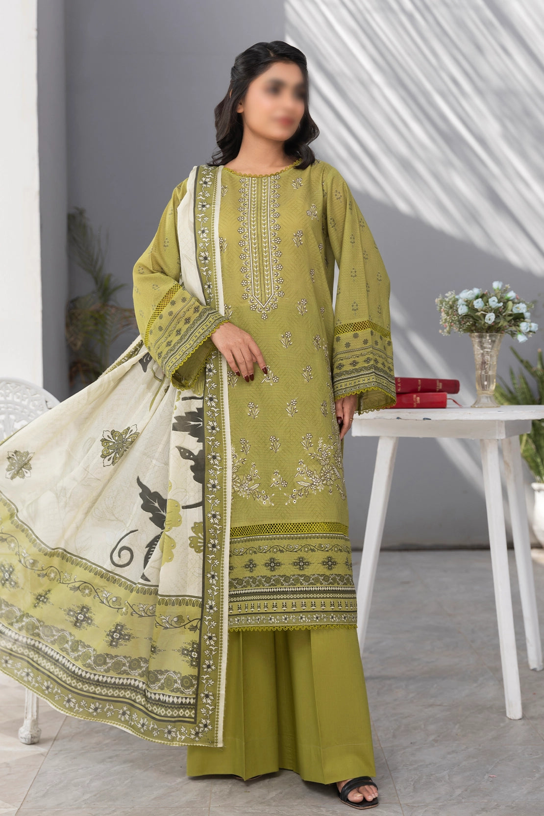 3 Piece - Embroidered Lawn - Jasmine 807