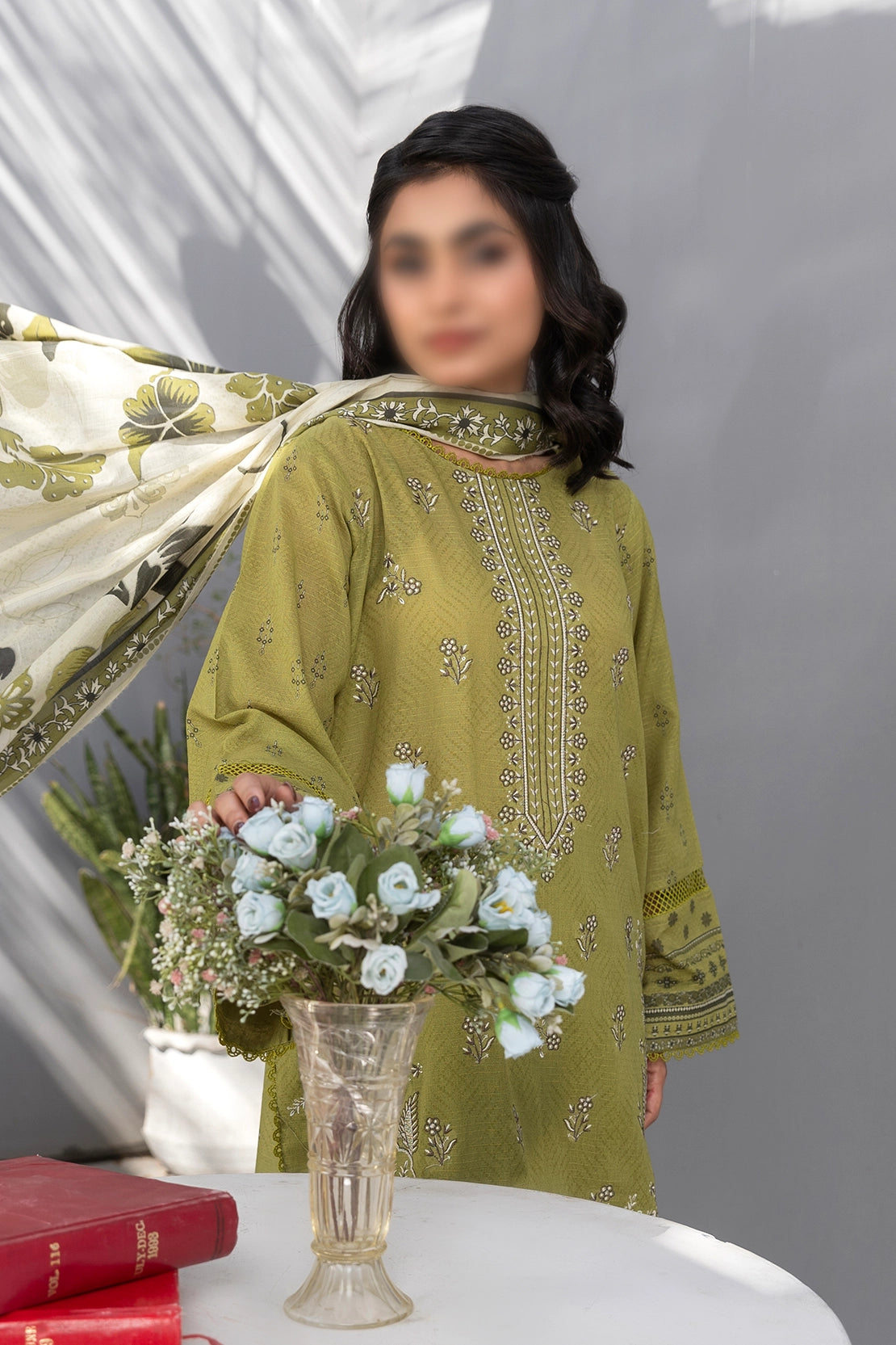 3 Piece - Embroidered Lawn - Jasmine 807
