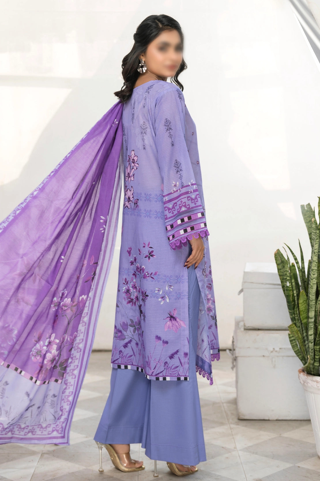 3 Piece - Embroidered Lawn - Jasmine 809
