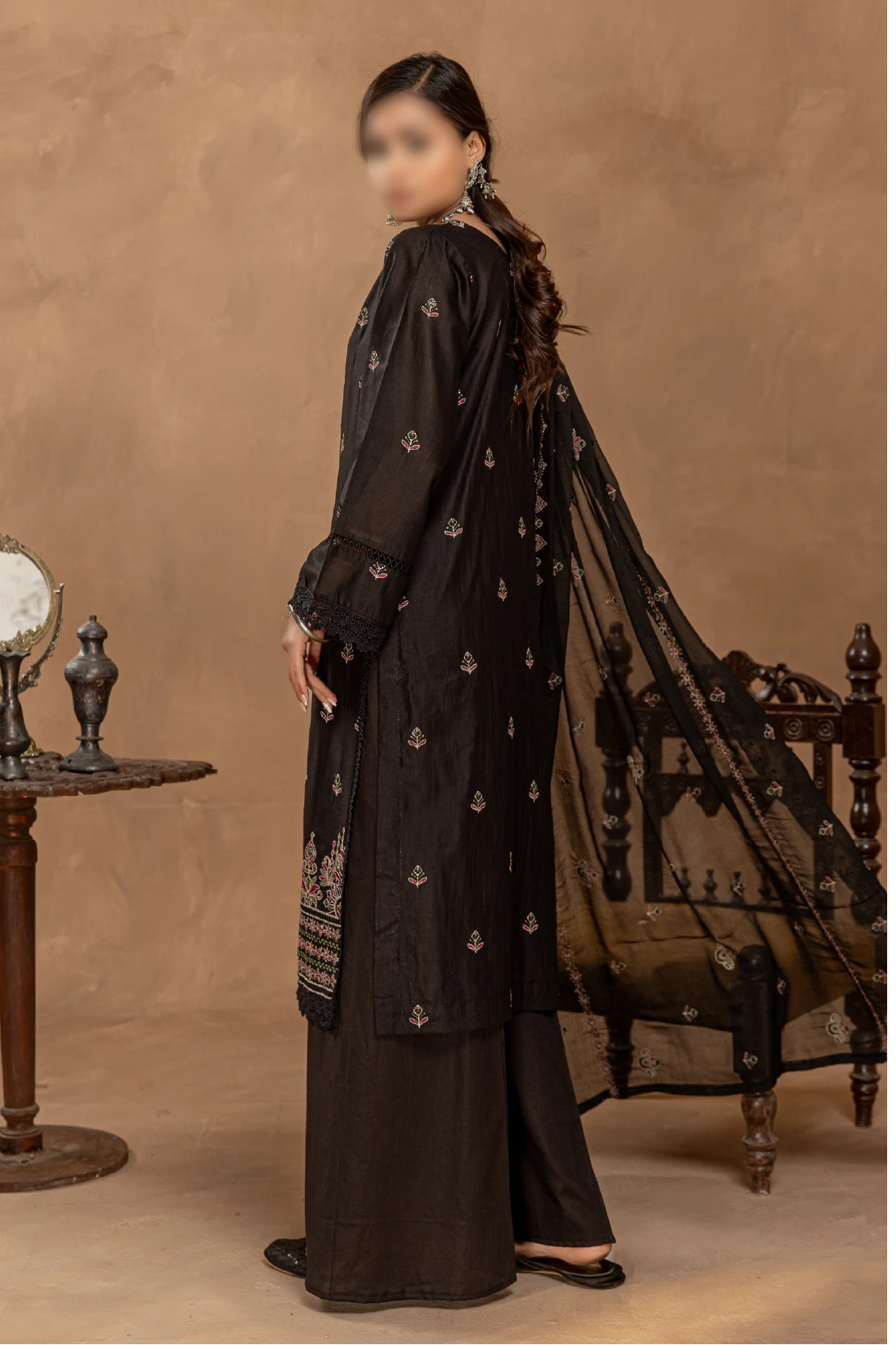 3 Piece - Embroidered Lawn - Nikhar 106
