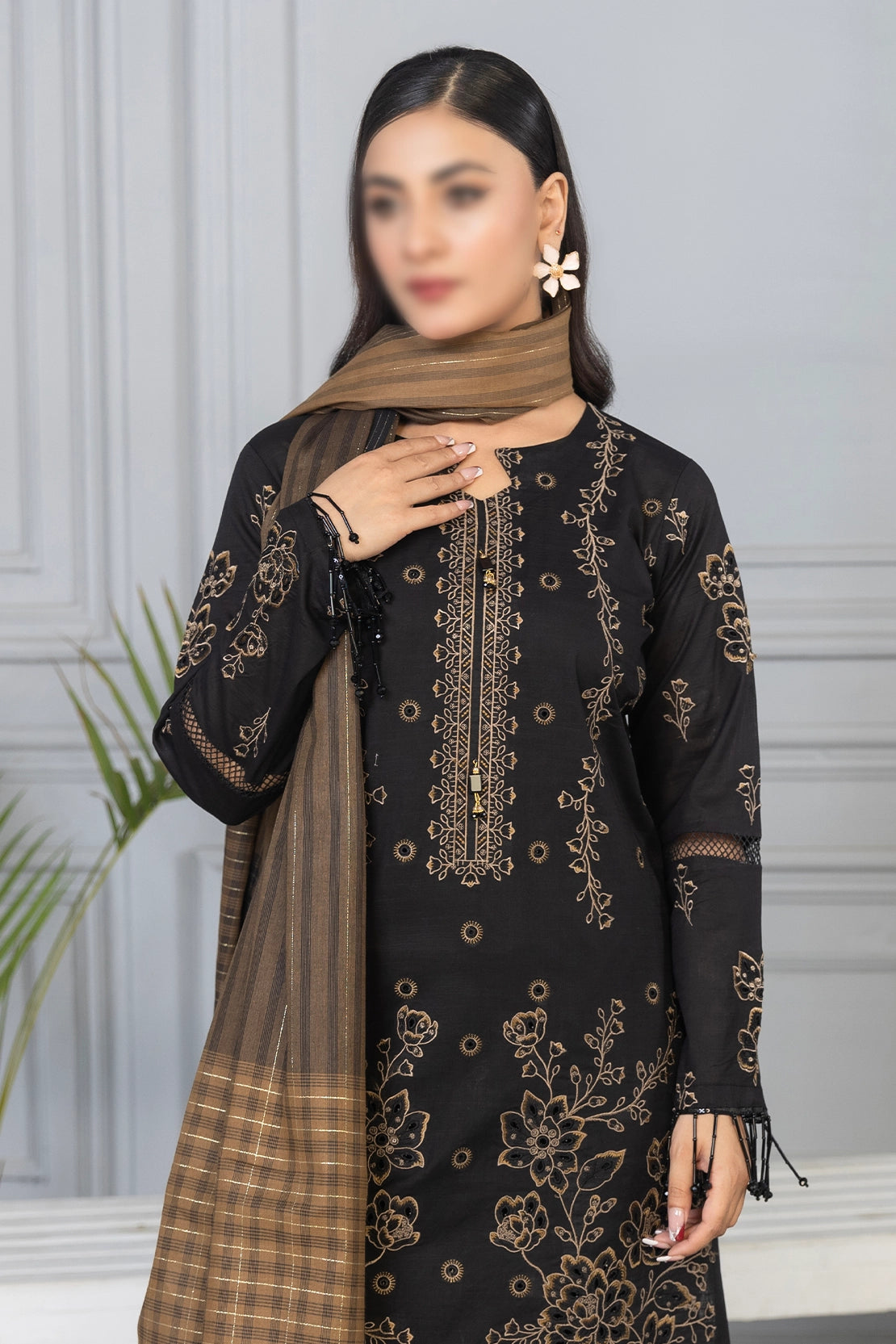 3 Piece - Embroidered Lawn - Roshni 106