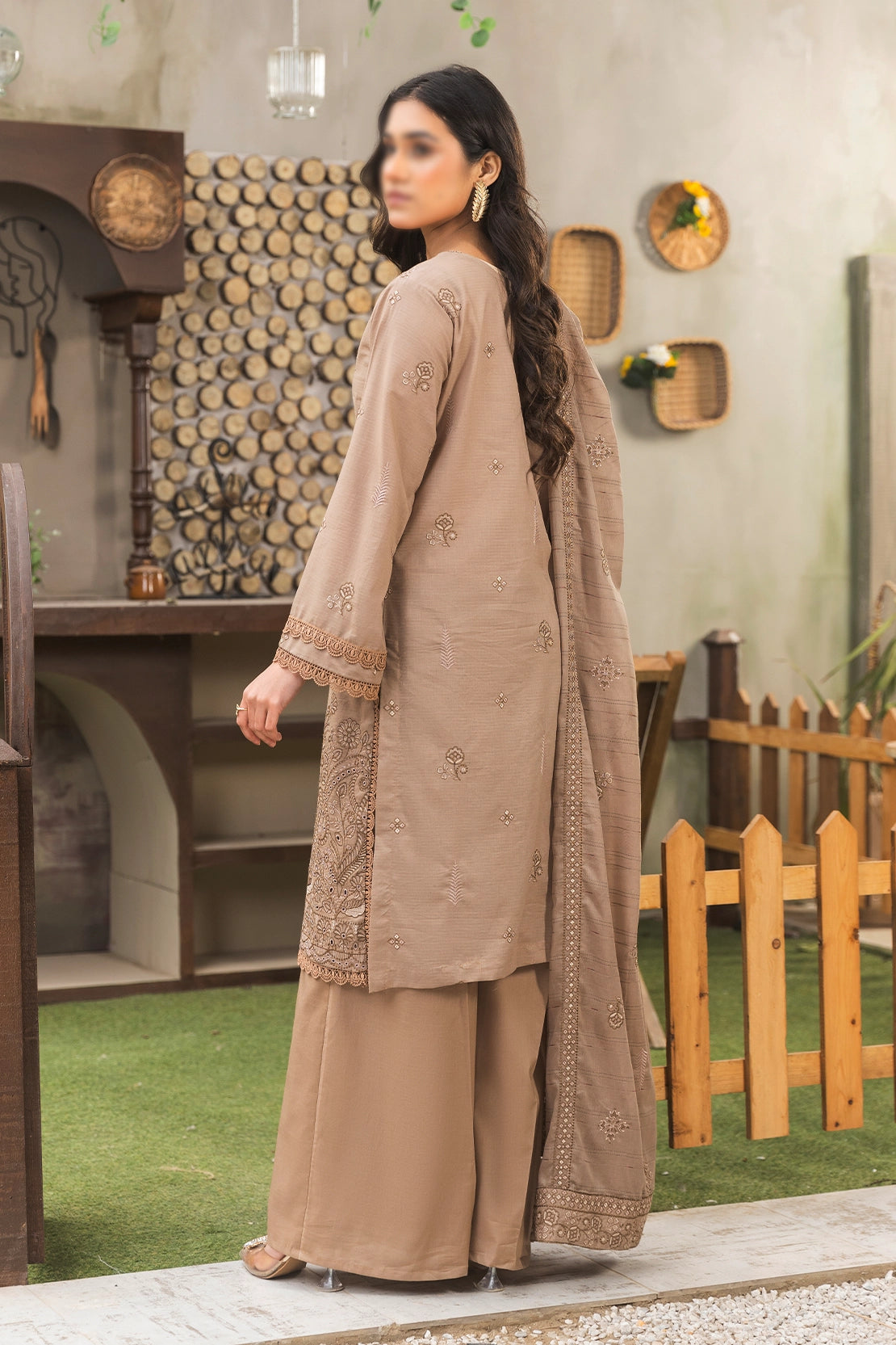 3 Piece - Embroidered Doriya Lawn - Peach 104