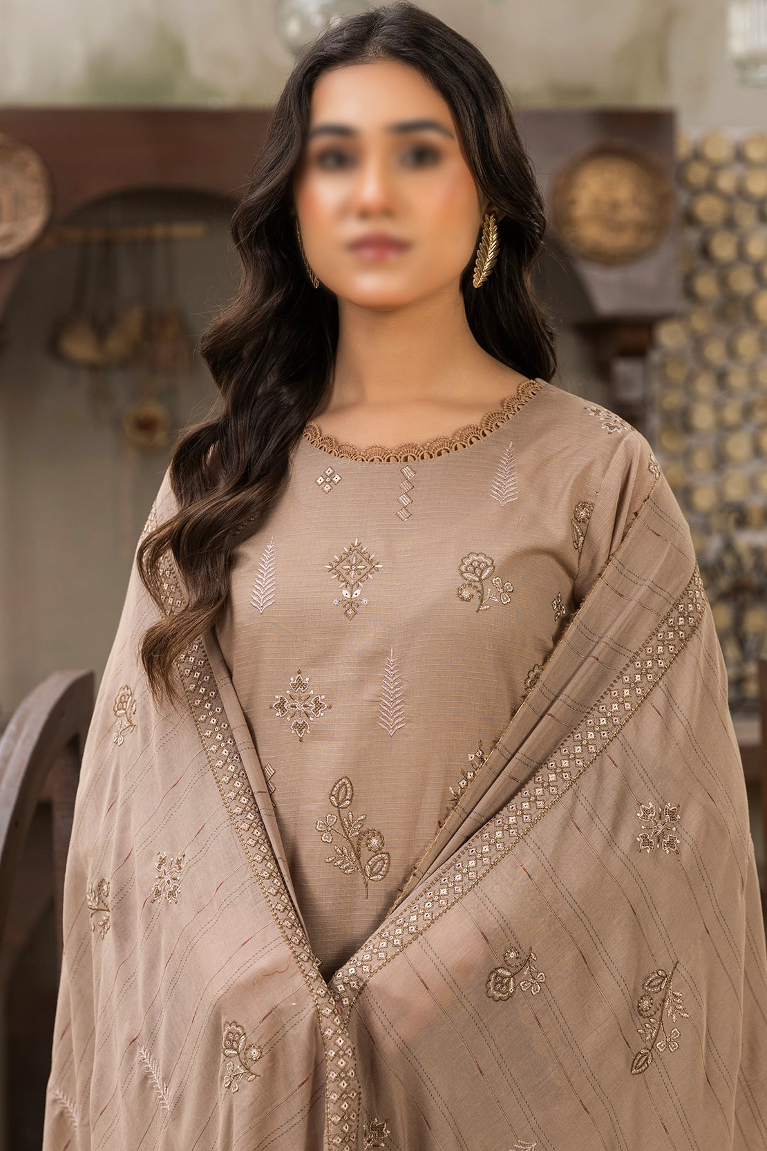 3 Piece - Embroidered Doriya Lawn - Peach 104