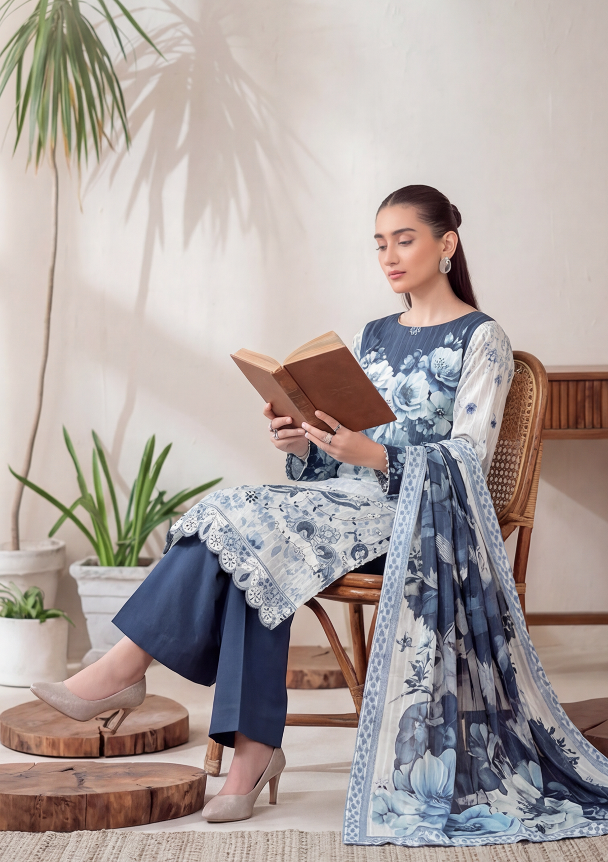 3 Piece - Embroidered Lawn - Fantak V303 - 08