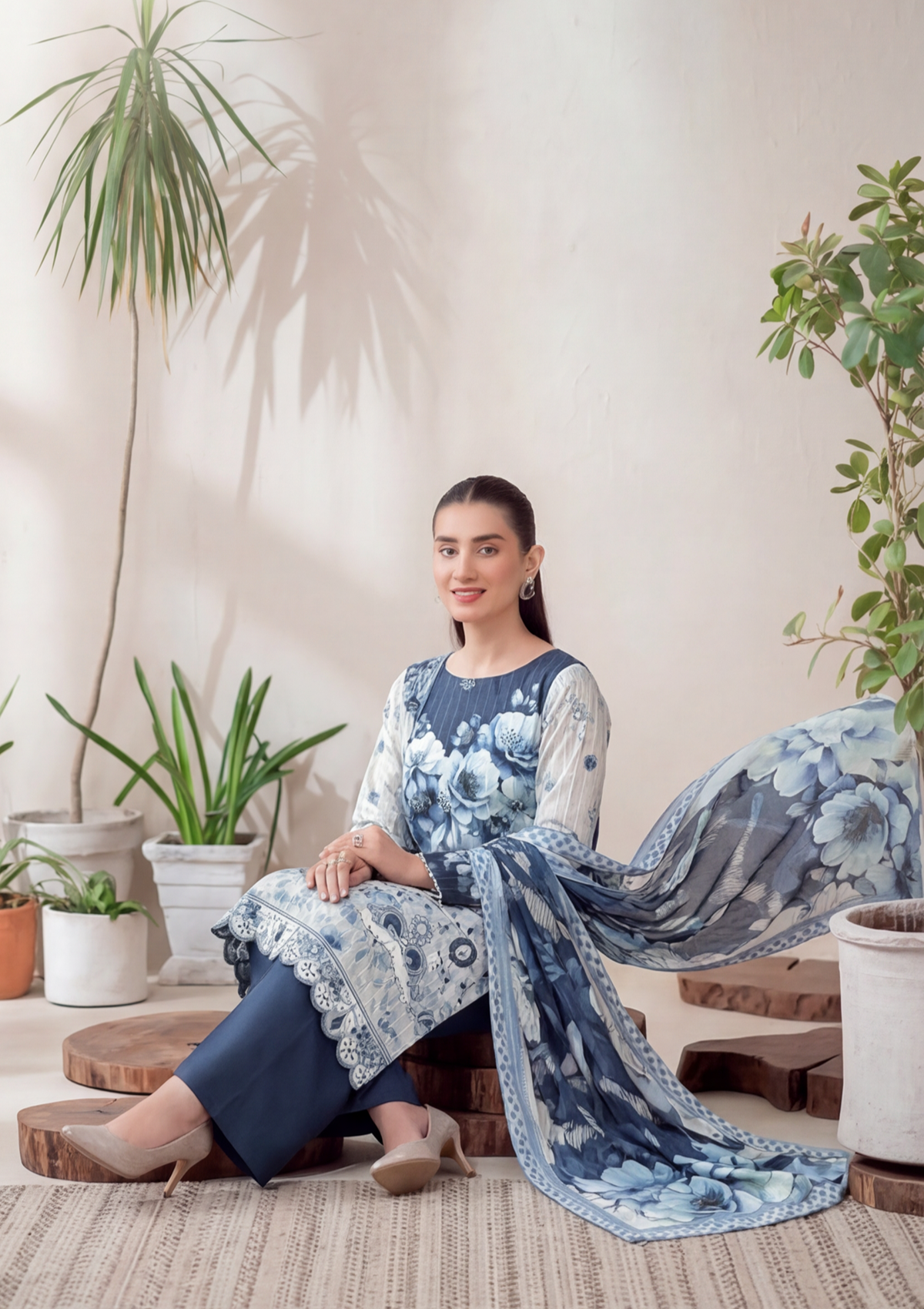 3 Piece - Embroidered Lawn - Fantak V303 - 08