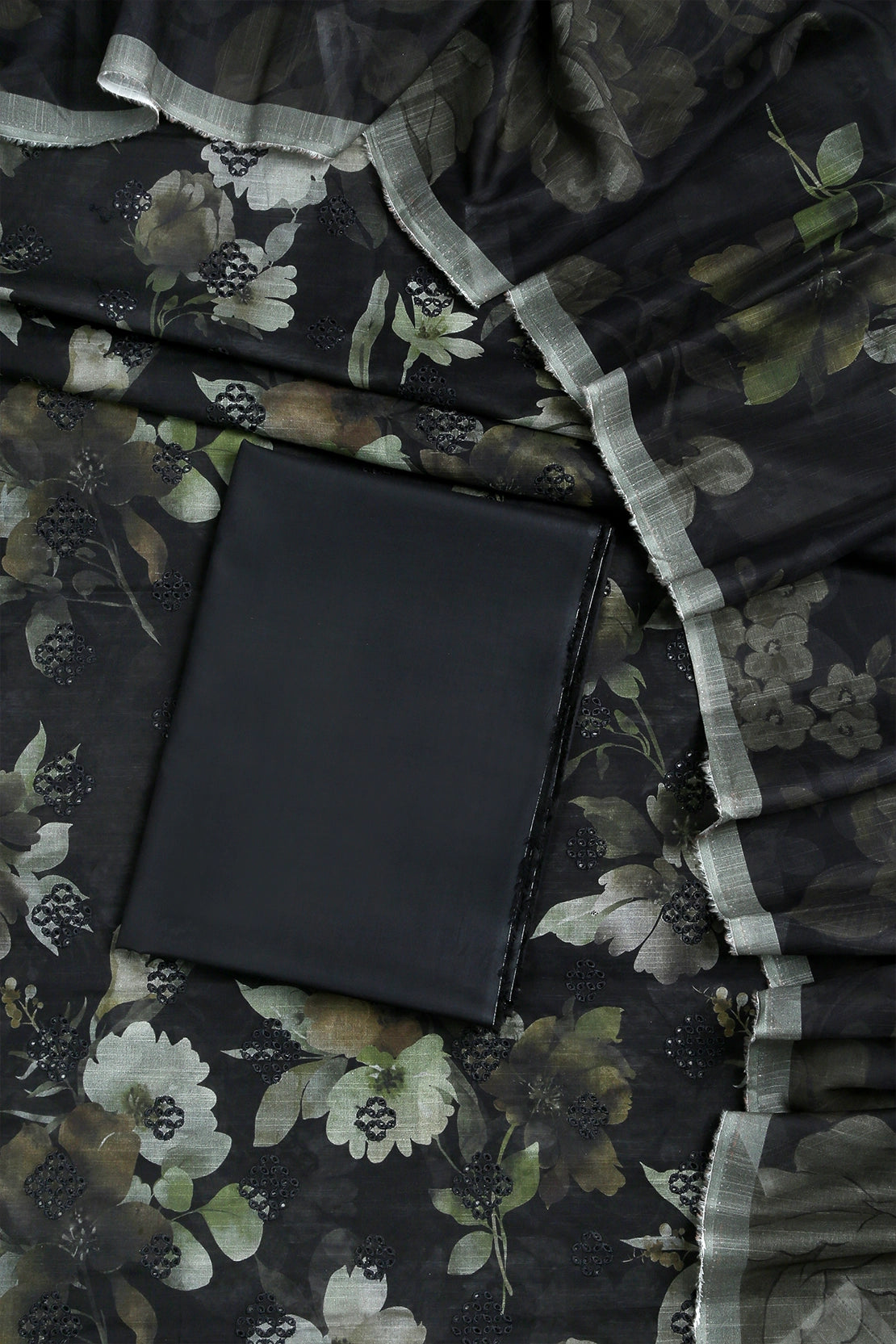 3 Piece - Embroidered Lawn - D2007