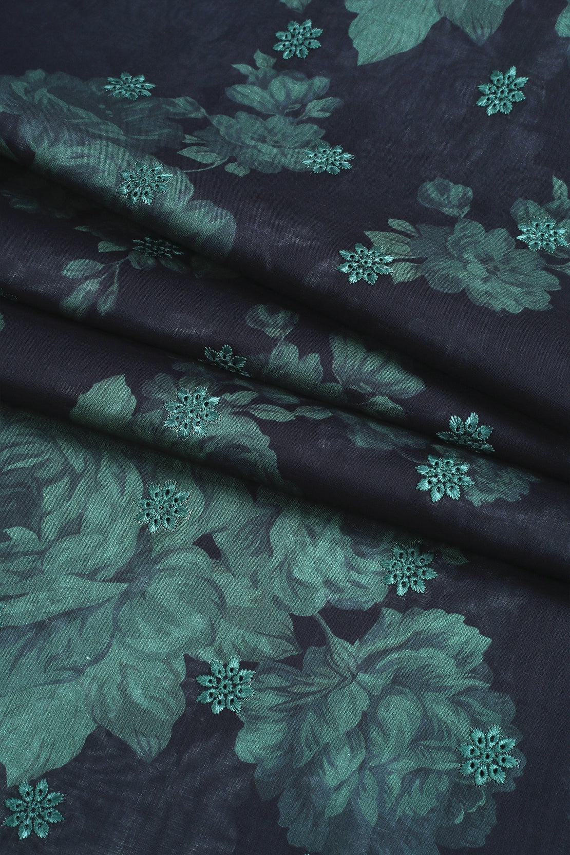 3 Piece - Embroidered Lawn - F40 - D2904