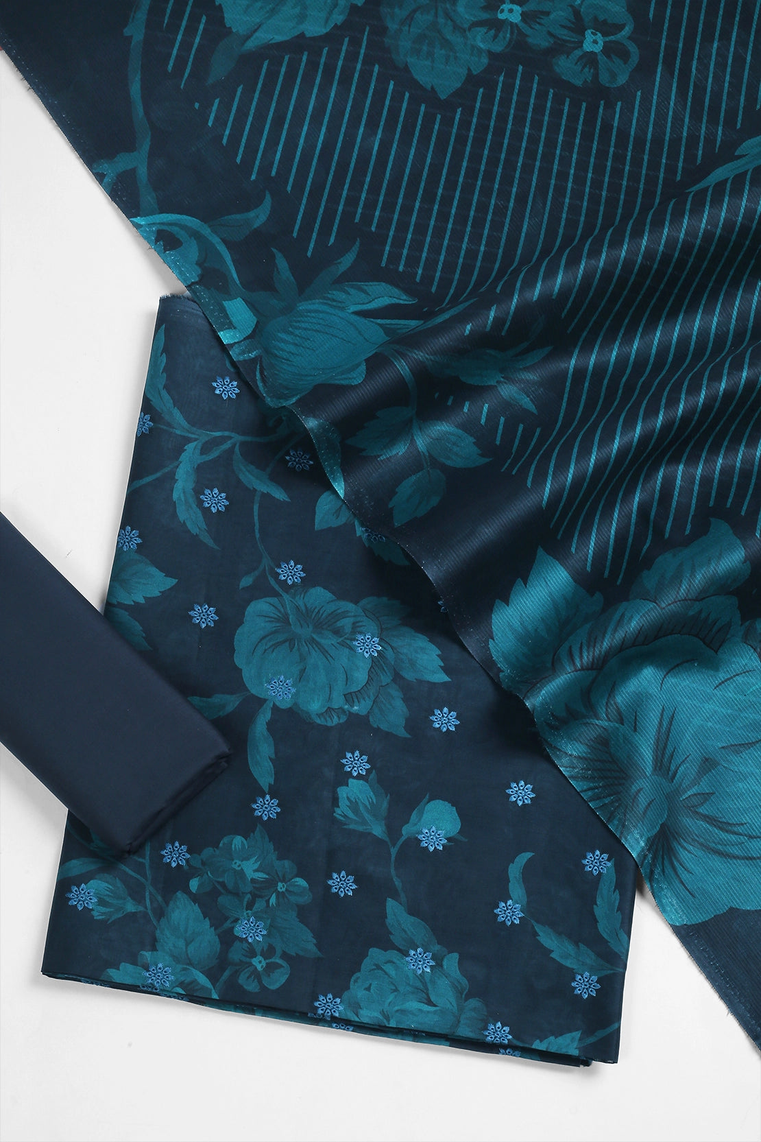 3 Piece - Embroidered Lawn - F40 - D2906