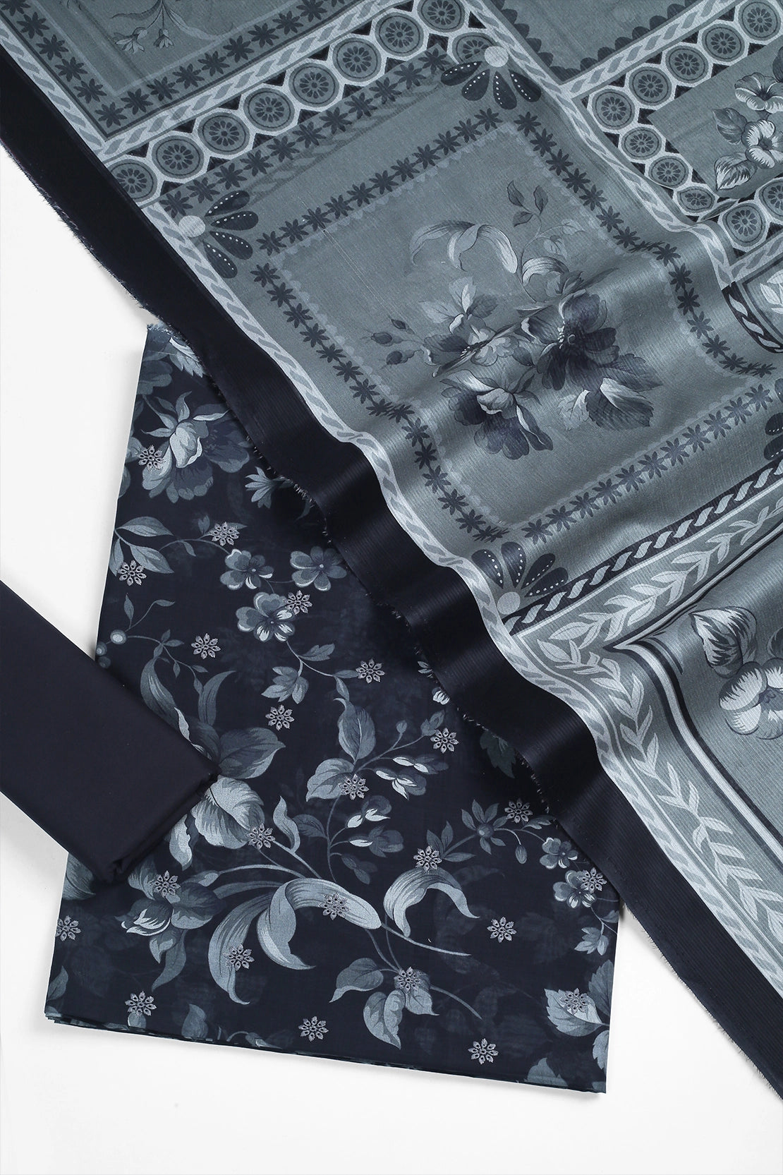 3 Piece - Embroidered Lawn - F40 - D2907