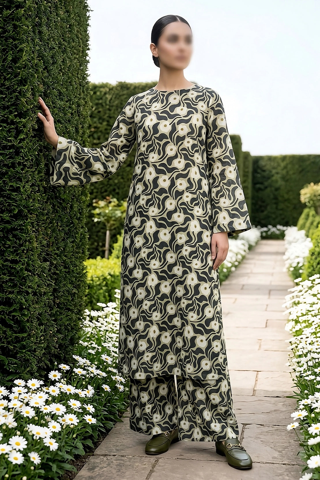 2 Piece - Digitally Printed Lawn - D4708