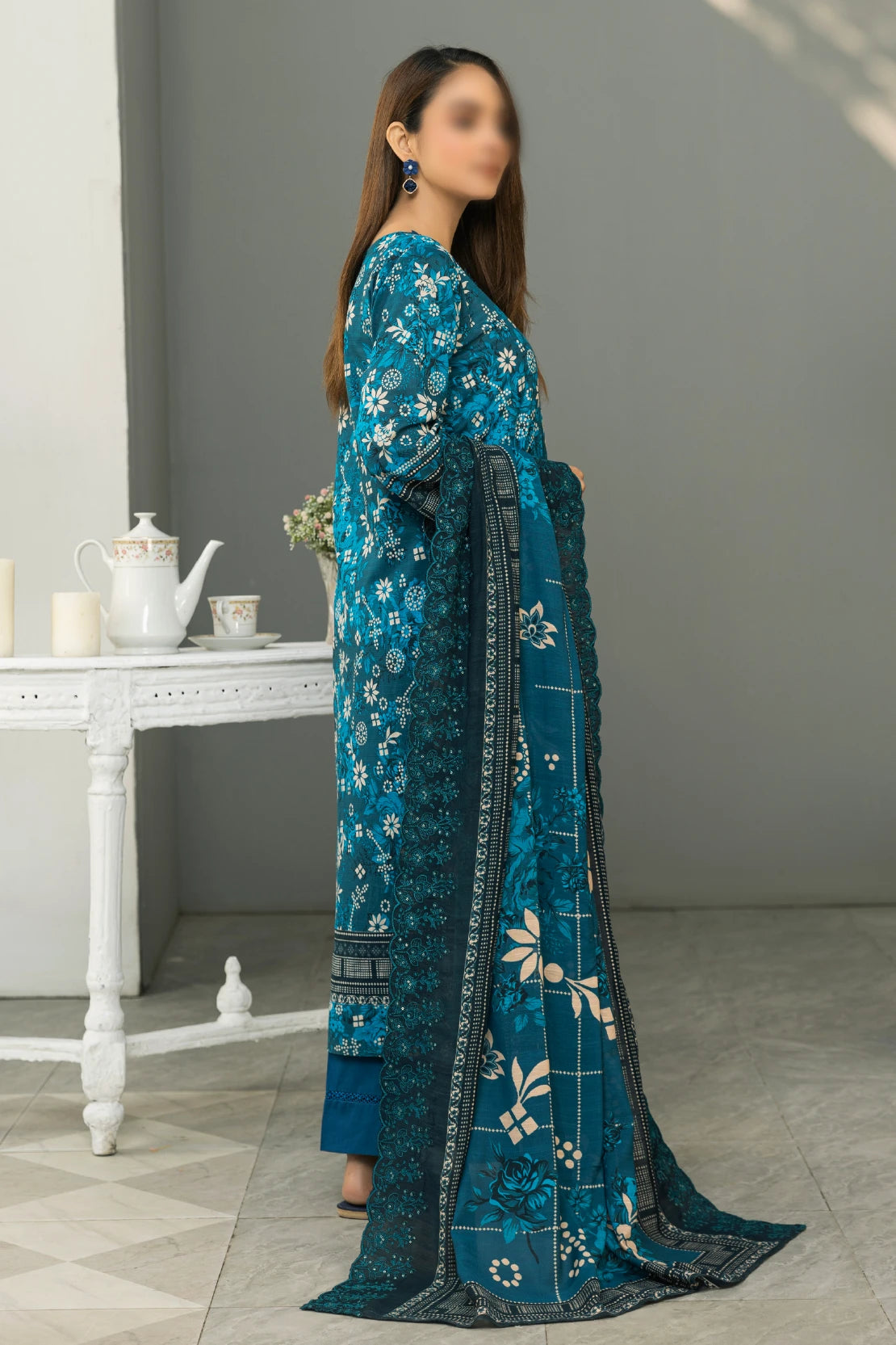 3 Piece - Embroidered Lawn - Dastak 102