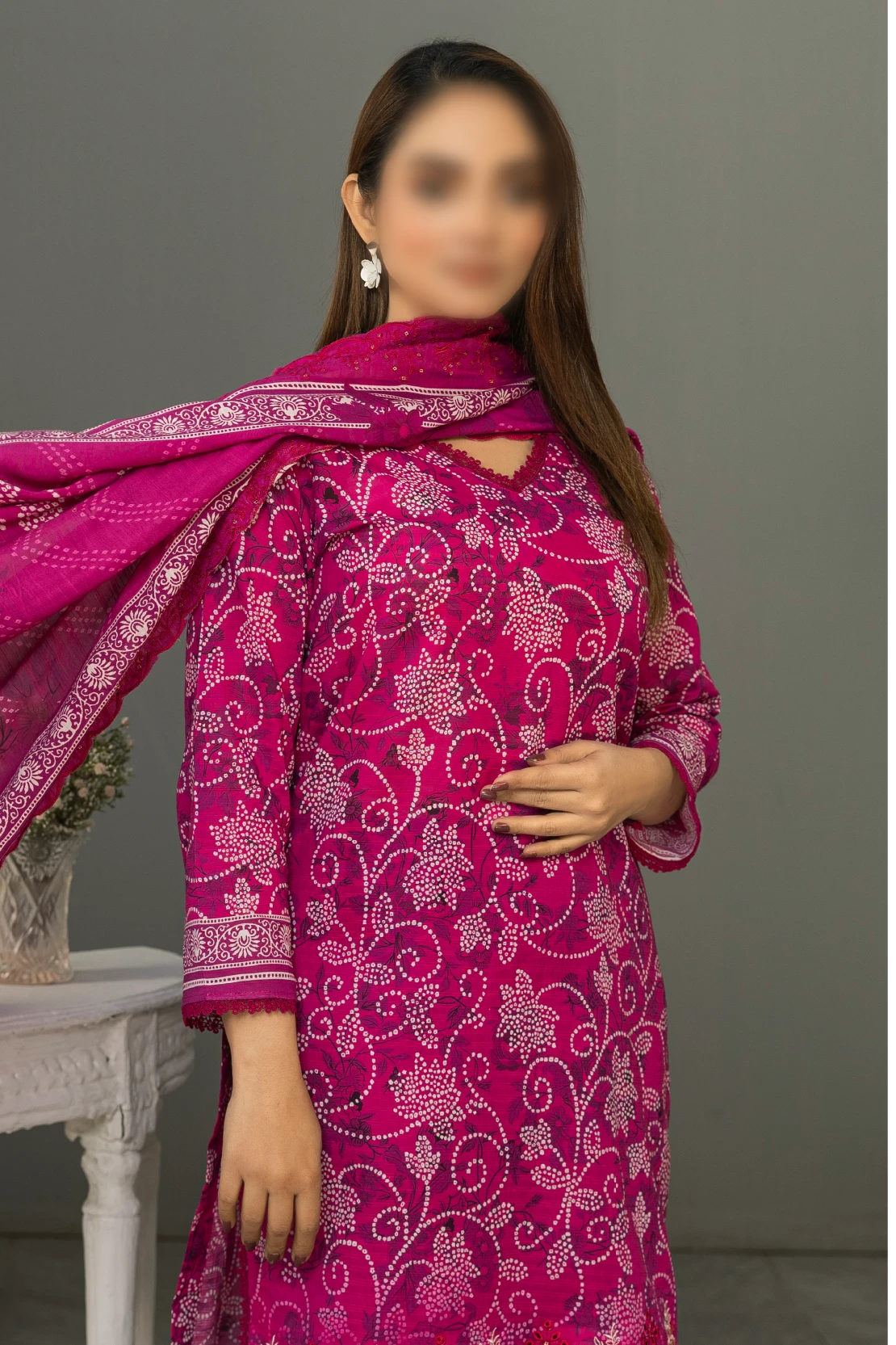 3 Piece - Embroidered Lawn - Dastak 104