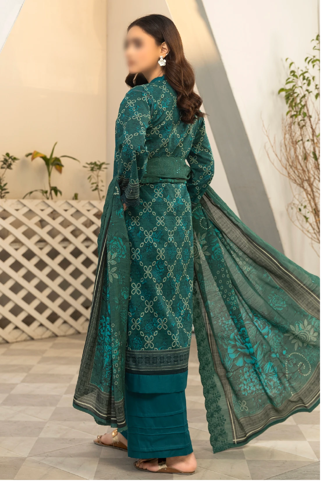 3 Piece - Embroidered Lawn - Dastak 109