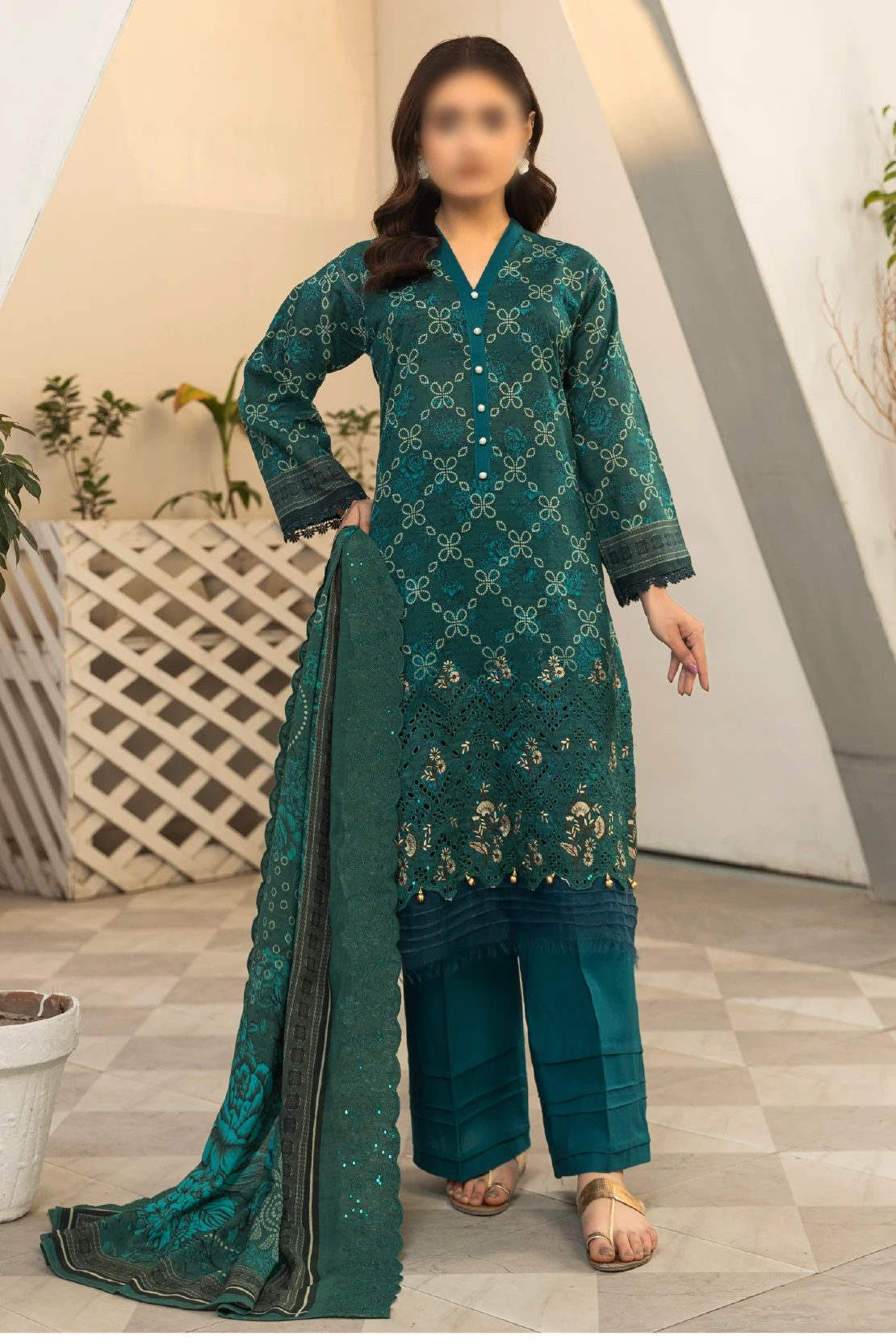 3 Piece - Embroidered Lawn - Dastak 109