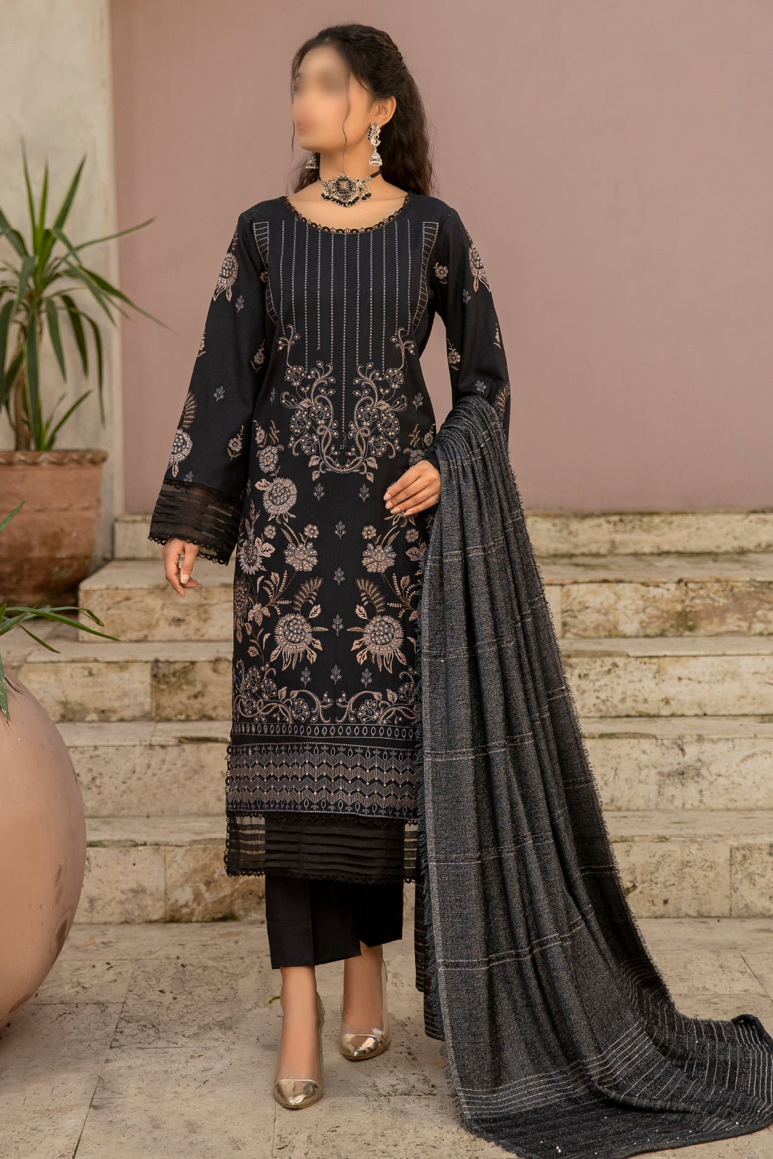 3 Piece - Embroidered Dhanak - Pahnawa 205