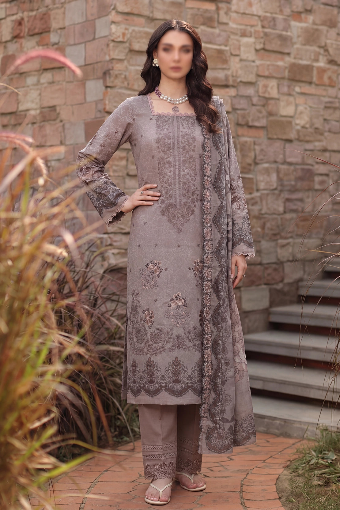 3 Piece - Embroidered Slub Lawn - Qalaa 130