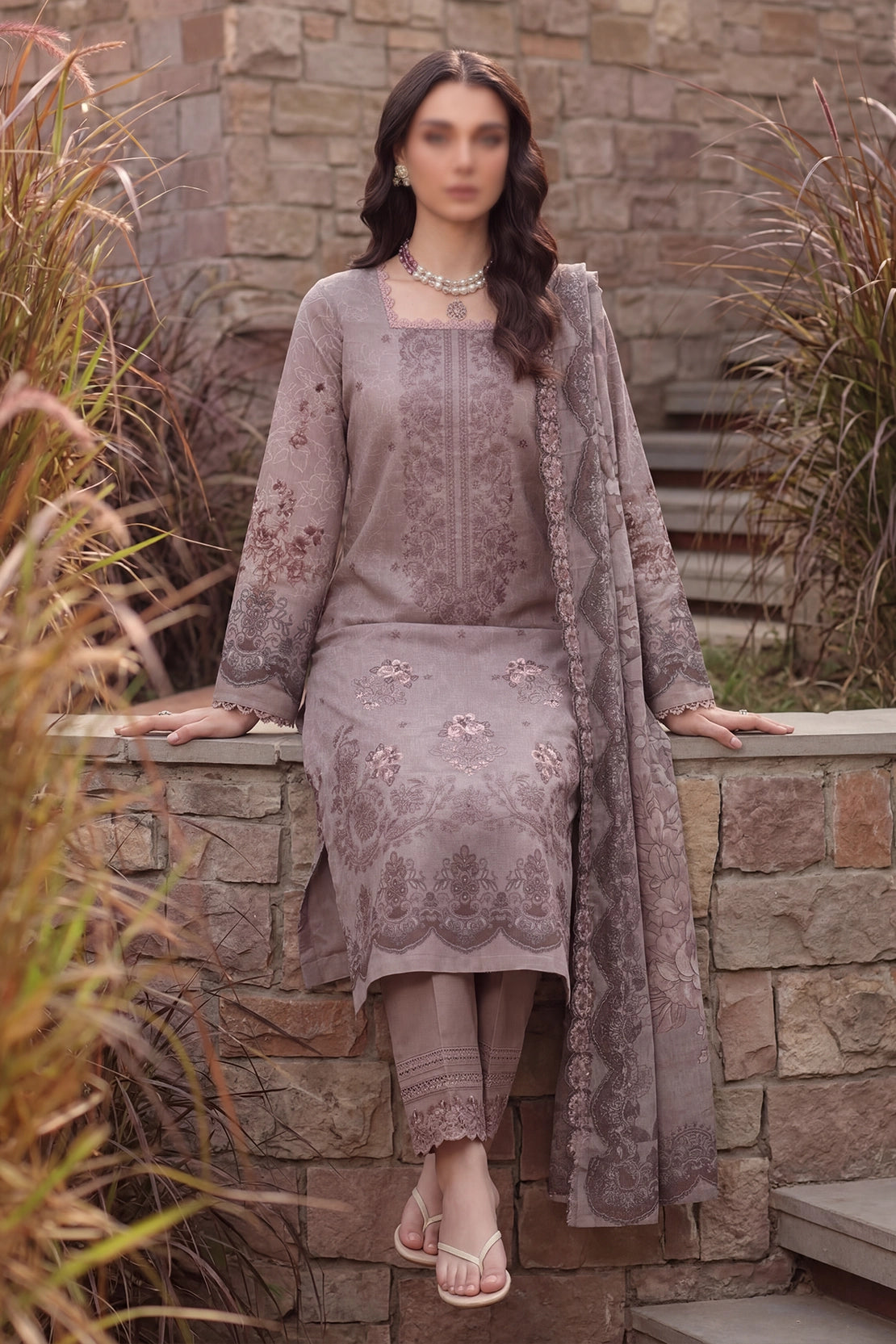 3 Piece - Embroidered Slub Lawn - Qalaa 130