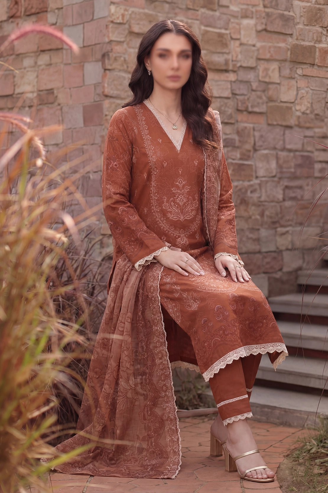 3 Piece - Embroidered Slub Lawn - Qalaa 132