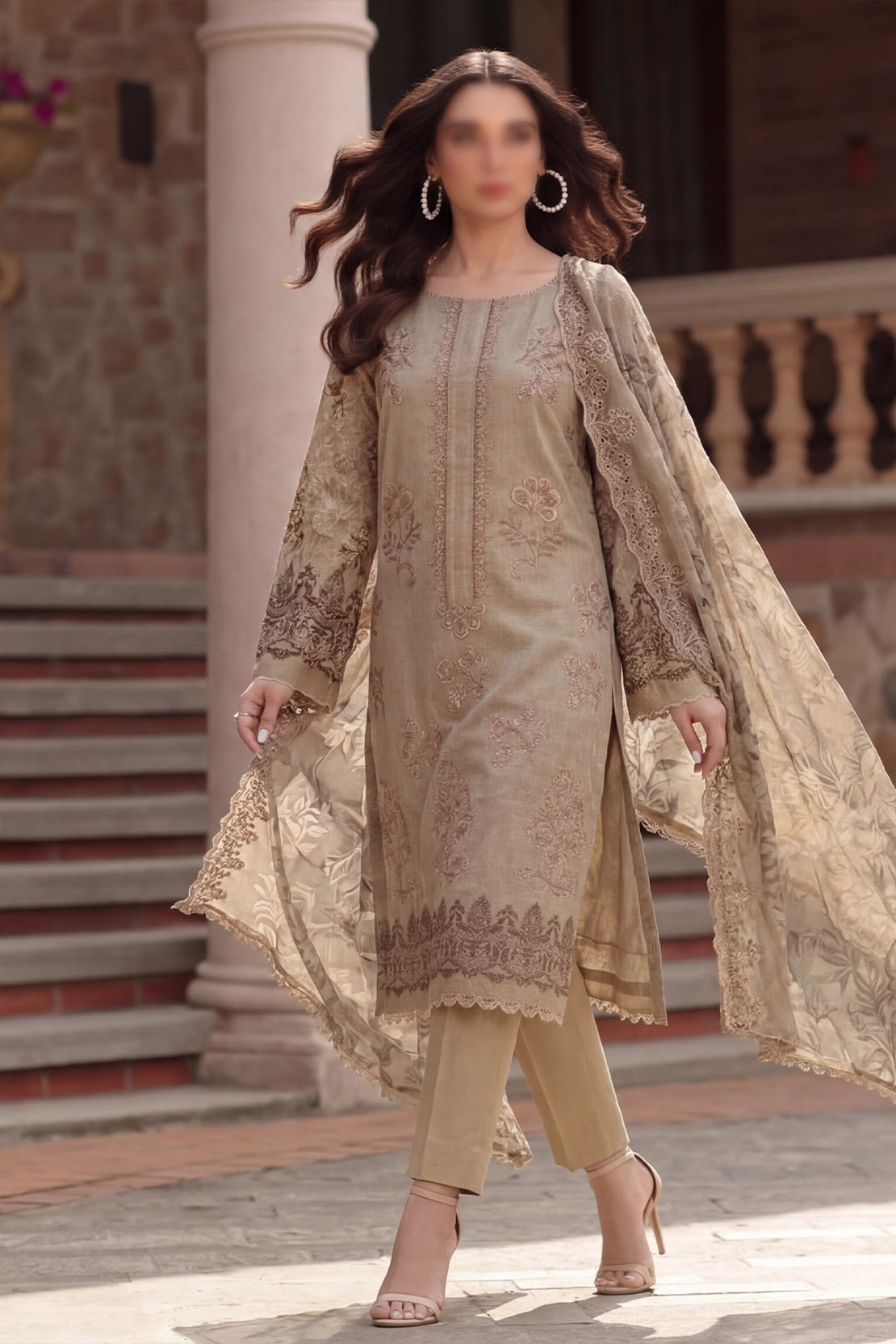 3 Piece - Embroidered Slub Lawn - Qalaa 134