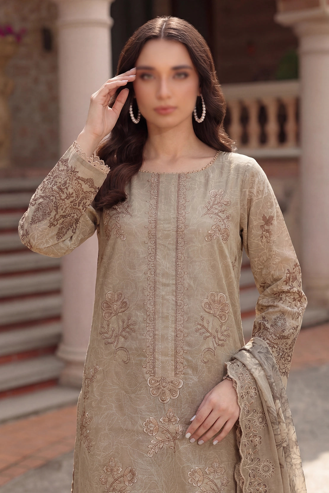 3 Piece - Embroidered Slub Lawn - Qalaa 134