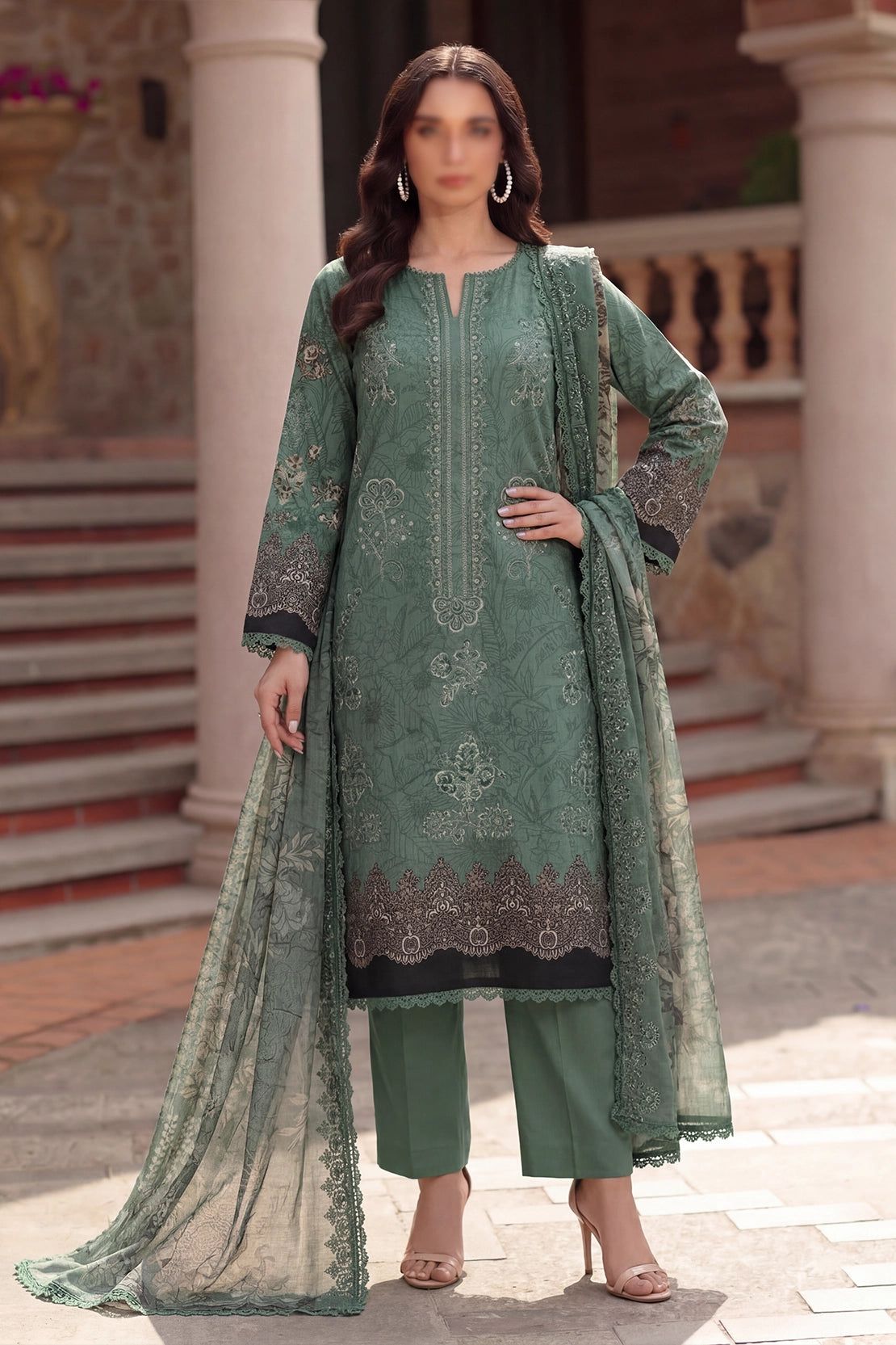 3 Piece - Embroidered Slub Lawn - Qalaa 135