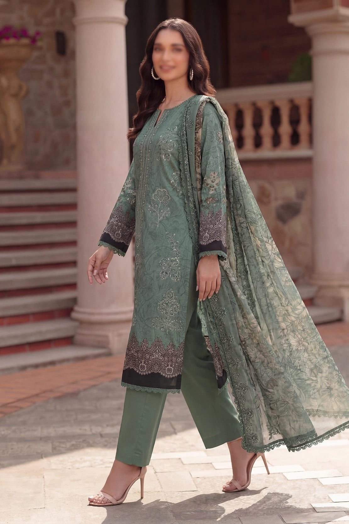 3 Piece - Embroidered Slub Lawn - Qalaa 135