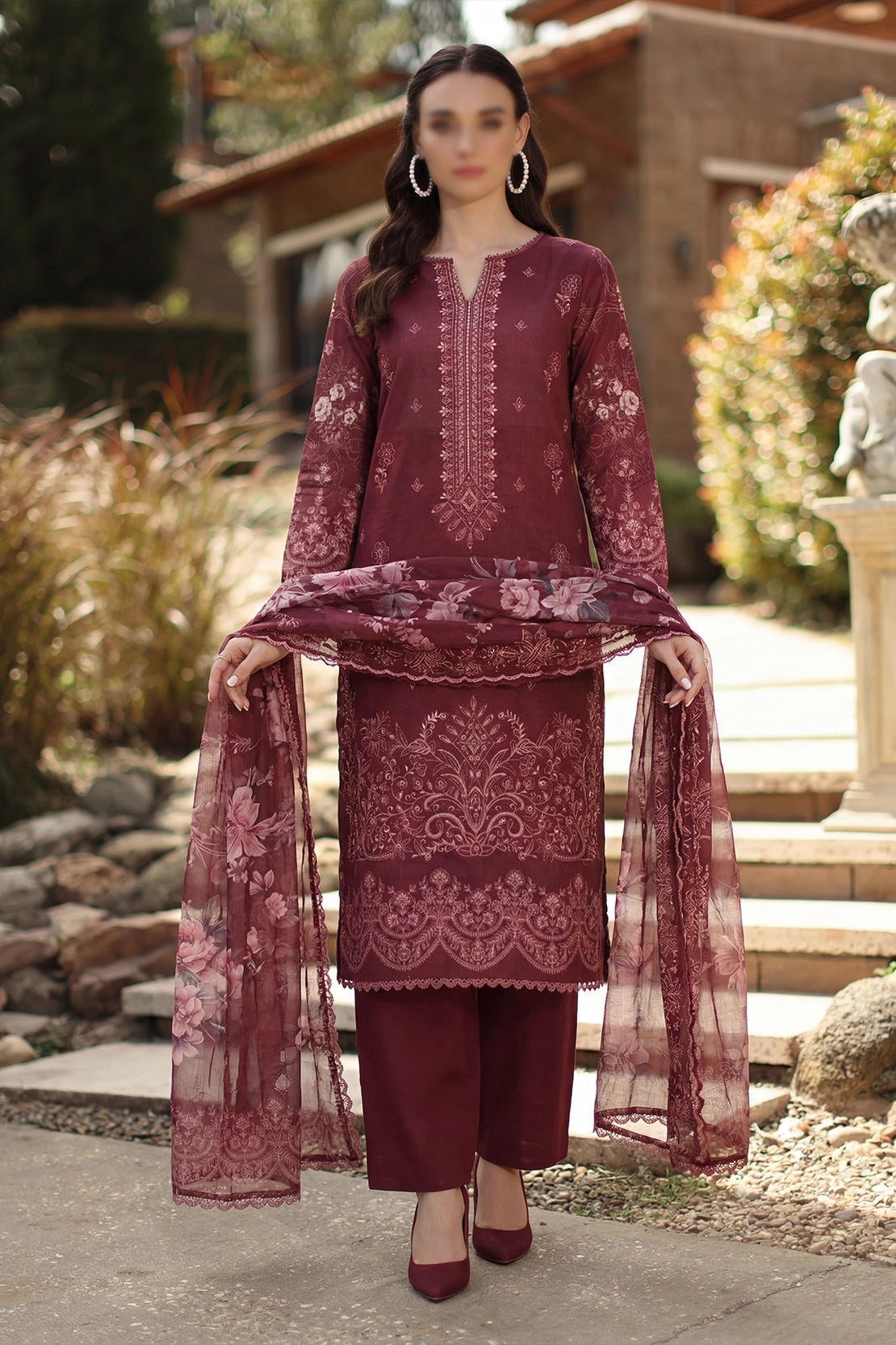3 Piece - Embroidered Slub Lawn - Qalaa 136