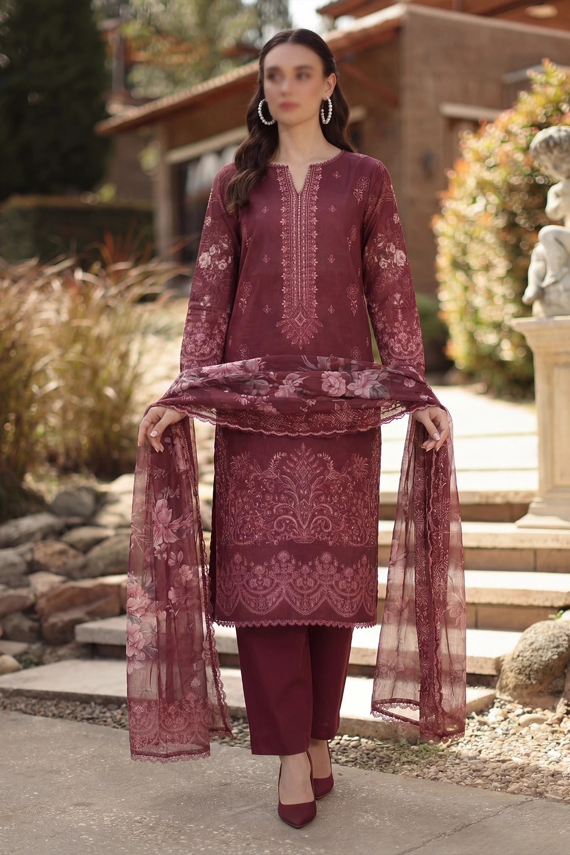 3 Piece - Embroidered Slub Lawn - Qalaa 136