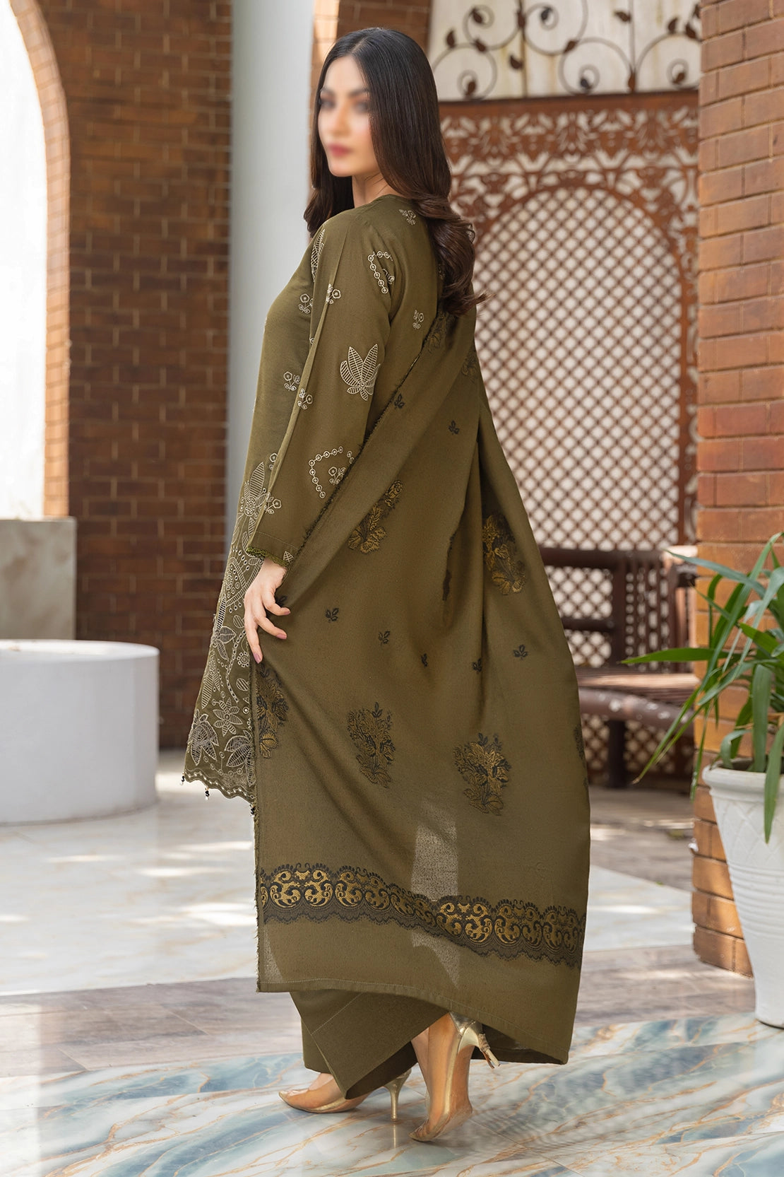 3 Piece - Embroidered Karandi - Riwayat 101