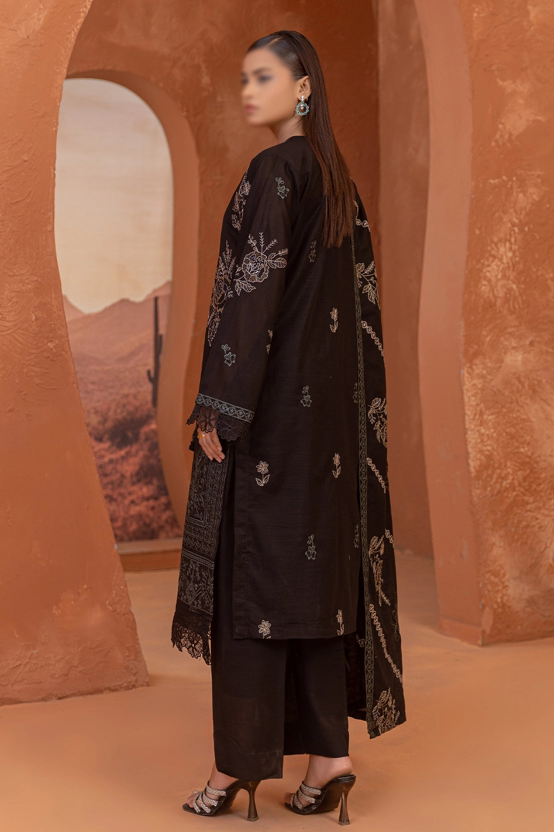 3 Piece - Embroidered Lawn Slub Karandi - Suffuse 101