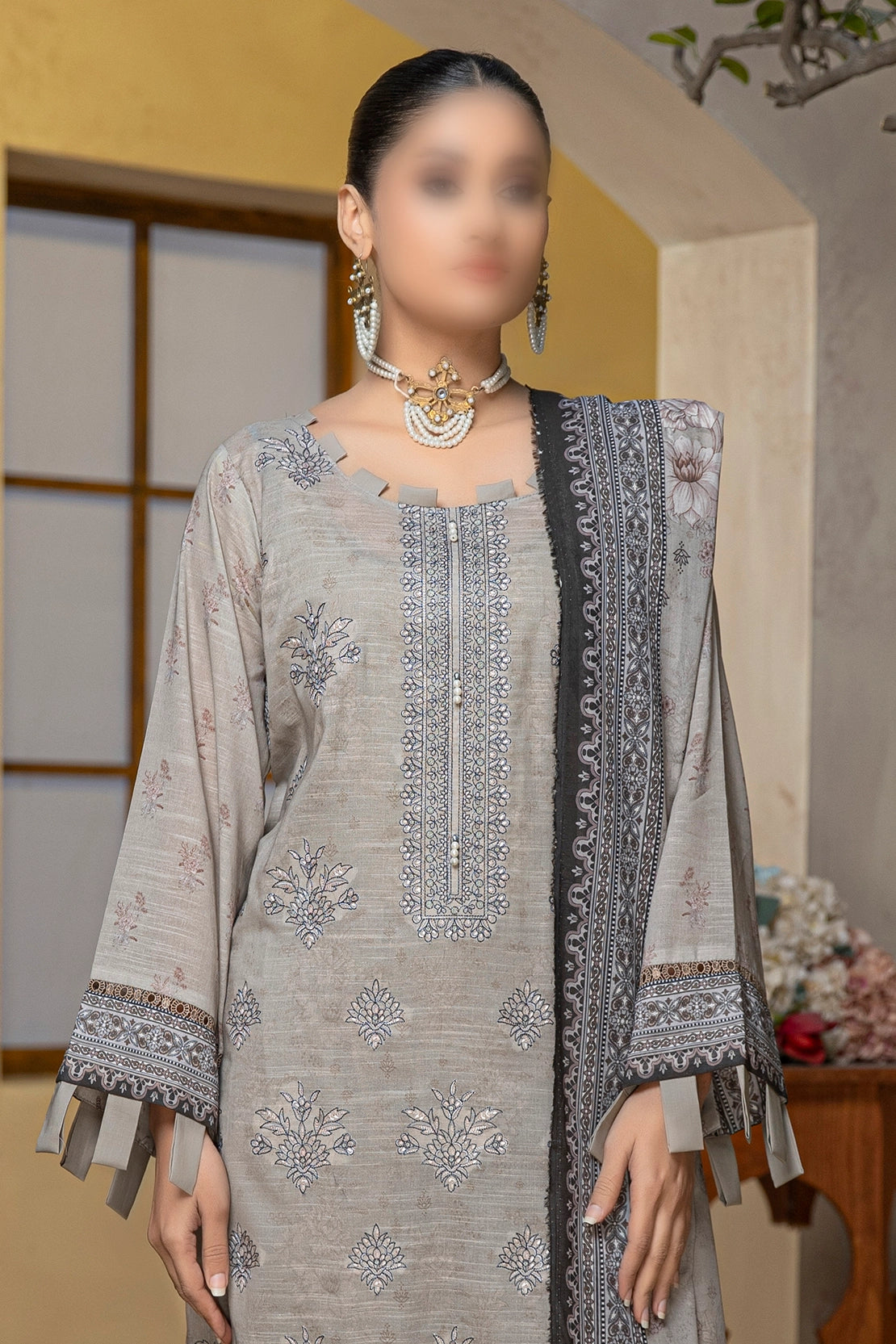 3 Piece - Embroidered Slub Lawn - Tabeer 204