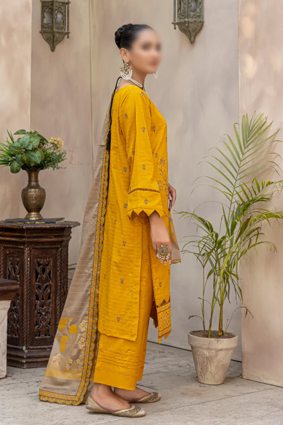 3 Piece - Embroidered Lawn - Taaruf 102