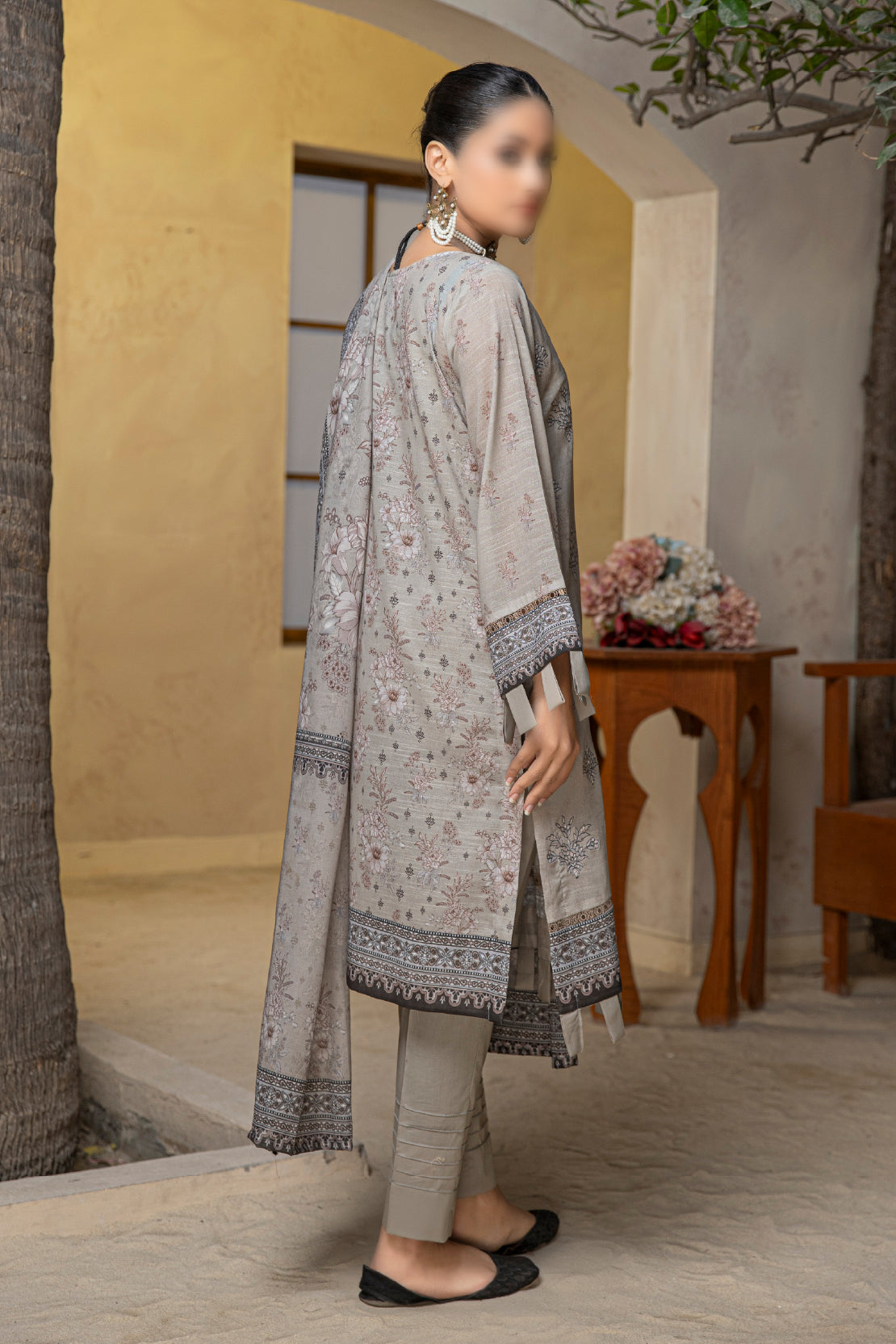 3 Piece - Embroidered Slub Lawn - Tabeer 204